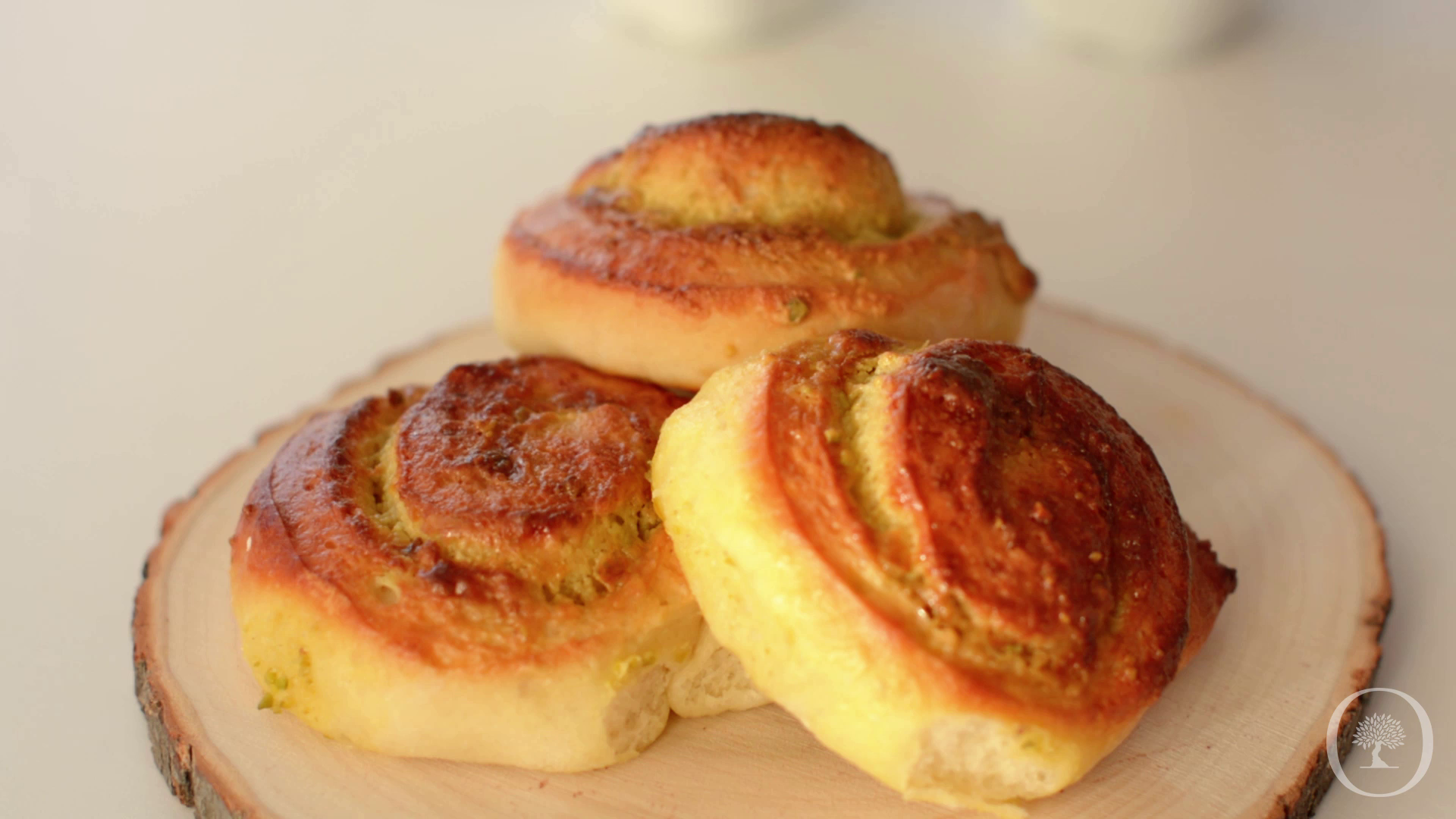 pistachio buns